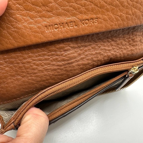 Michael KORS Brown Wallet with Phone Holder - Picture 7 of 10